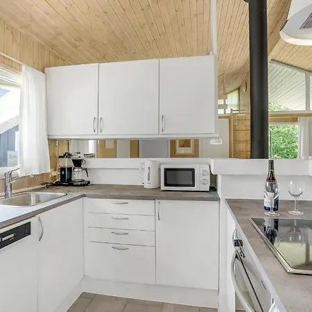 6 Bedroom Pet Friendly In Vaeggerlose * Bøtø By