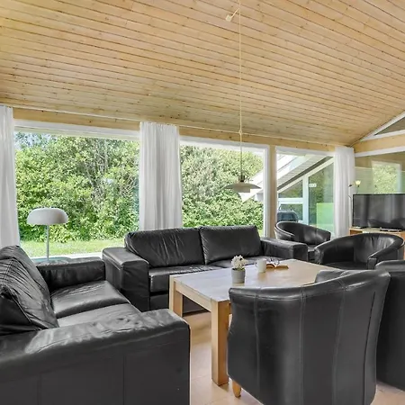 펜션 6 Bedroom Pet Friendly In Vaeggerlose Bøtø By