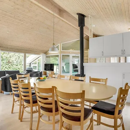 6 Bedroom Pet Friendly In Vaeggerlose * Bøtø By