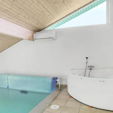 Beautiful In Vaeggerlose With Sauna Сasa de vacaciones Bøtø By