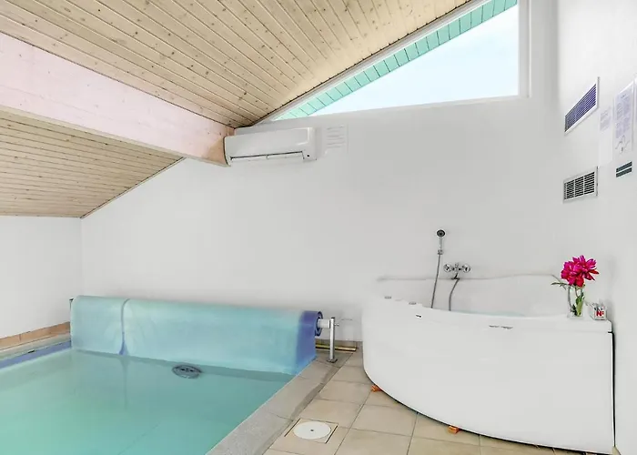 In Vaeggerlose With Sauna Casa vacanze Bøtø By
